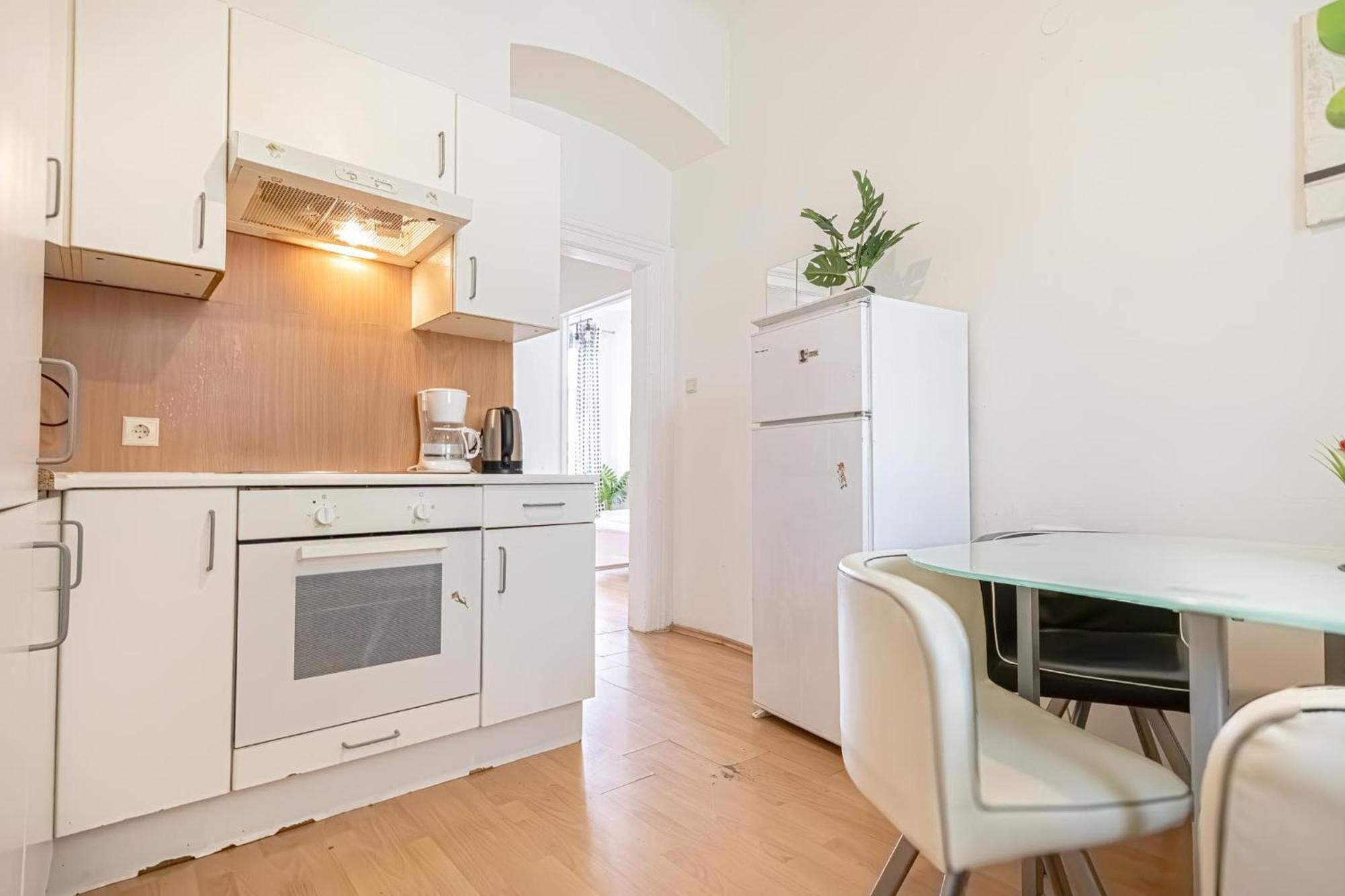 Sweet 3Br Shared Apt Near Wiener Stadthalle & Central Екстер'єр фото